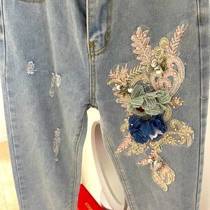 Brand new jeans,never wear